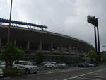 野球場・甲子園球場と違ってひとつの建物でできているグリーンスタジアム
