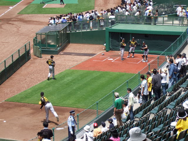 野球場・グリーンスタジアム・試合開始前の投球練習の写真の写真