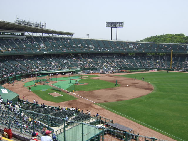 野球場・グリーンスタジアム・一塁側からみるグラウンドの写真の写真