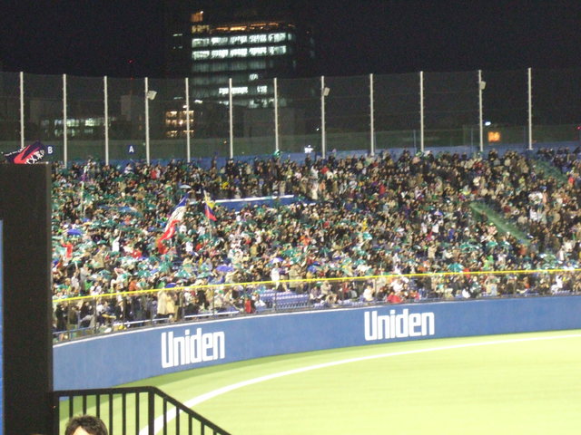 野球場・神宮球場・ナイターのライト側観客席の写真の写真