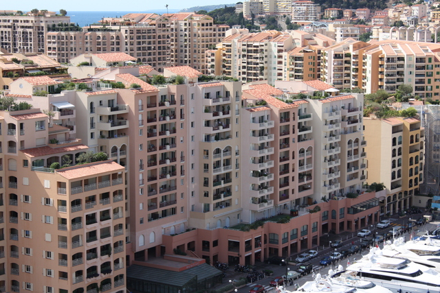 モナコ・高級マンションが並ぶの写真の写真