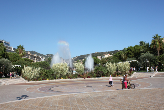 ニース・噴水があるマセナ広場の写真の写真