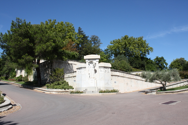 アヴィニョン・ロシェ・デ・ドン公園入口付近の写真の写真