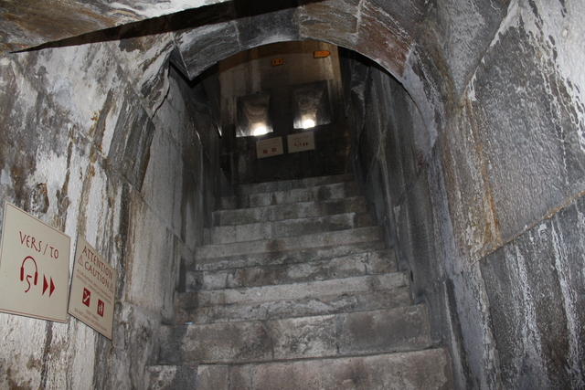 ニーム・古代闘技場・スタンドへの階段３の写真の写真