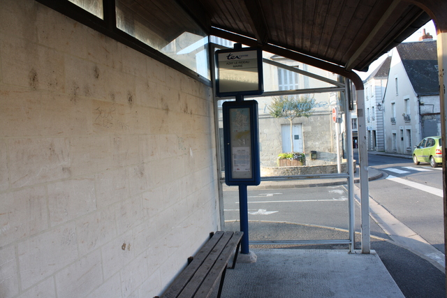 アゼー・ル・リドー・バス停の写真の写真