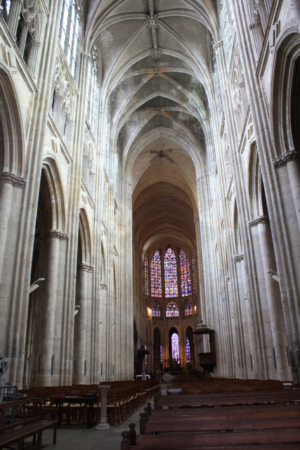 トゥール・サン・ガシアン大聖堂の内部の写真の写真