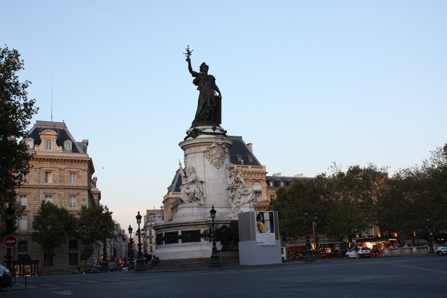 パリ・レピュブリック広場の写真の写真