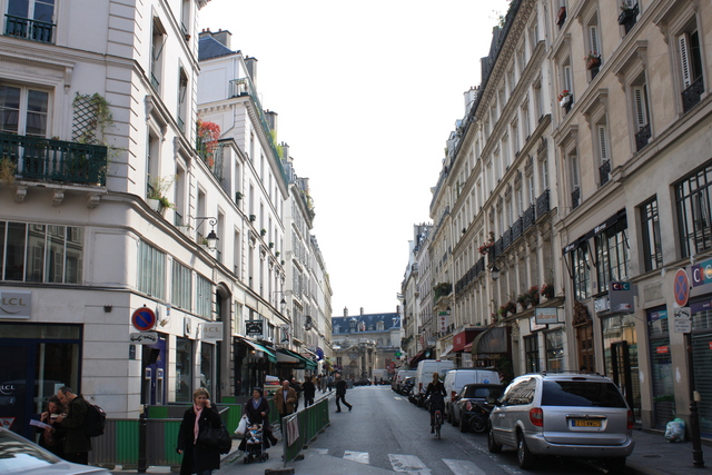 パリ・ランビュート通りとタンプル通りの交差点の写真の写真