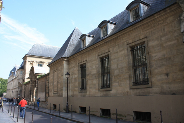 パリ・ラモワニョン館の外壁の写真の写真