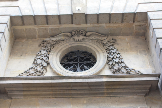 パリ・歴史建造物・ランベール館の門の装飾の写真の写真