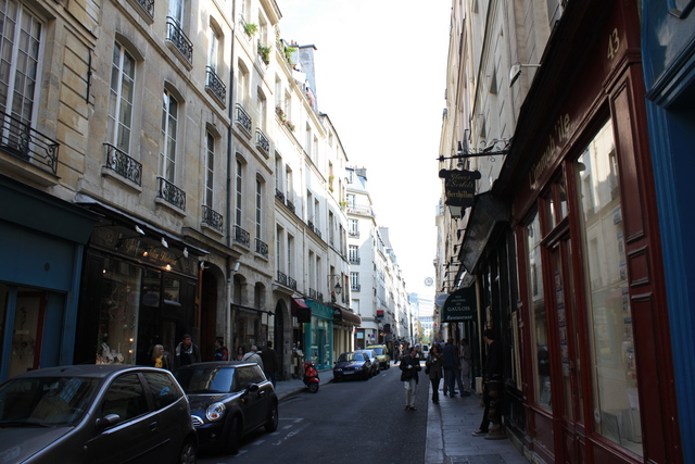 パリ・サン・ルイ・アン・リル通りとブデ通りの交差点付近の写真の写真