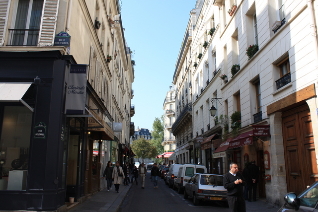 パリ・サン・ルイ・アン・リル通りとブタレル通りの交差点付近の写真の写真
