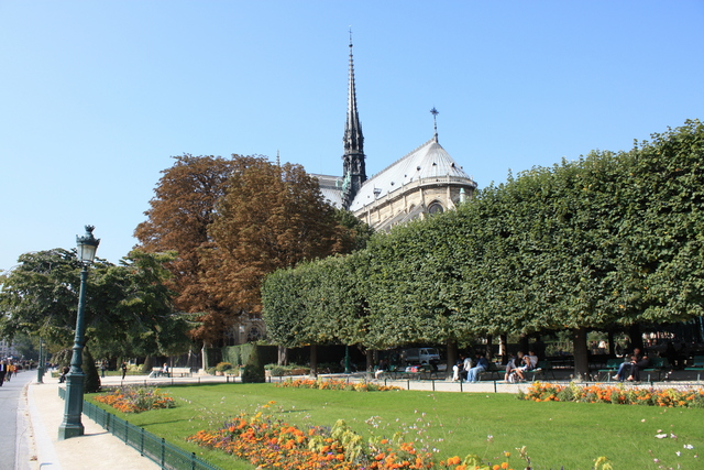 パリ・シャルルマーニュ大帝広場の写真の写真
