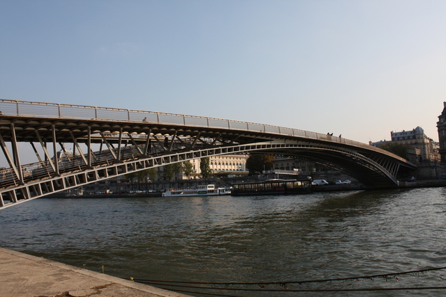 パリ・レオポール・セダール・サンゴール橋の写真の写真