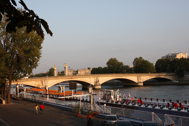 パリ・アンヴァリッド橋の写真の写真
