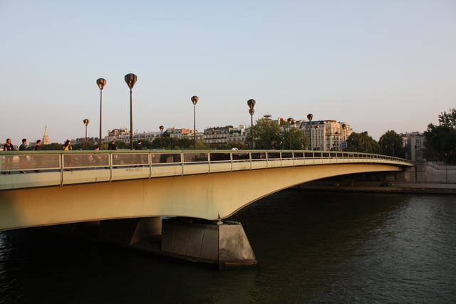 パリ・アルマ橋の写真の写真