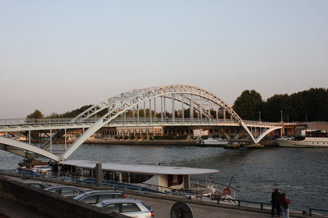 パリ・ドゥビリー歩道橋の写真の写真