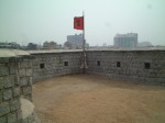 韓国・水原・華城・銃眼付きの壁が良くわかる雉城