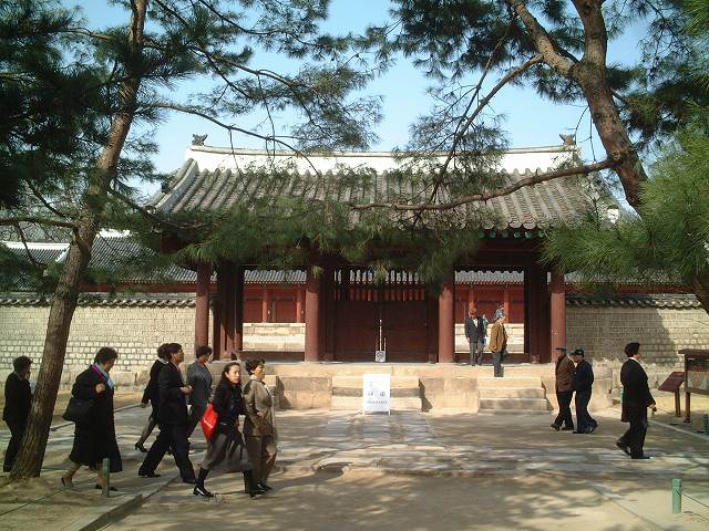 韓国・ソウル・宗廟・正殿の東門の写真の写真