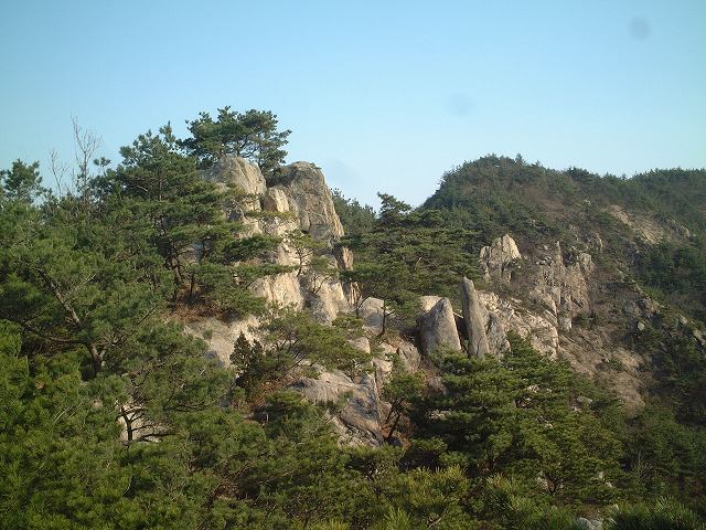 韓国・慶州・このような岩にも仏像が描かれているの写真の写真