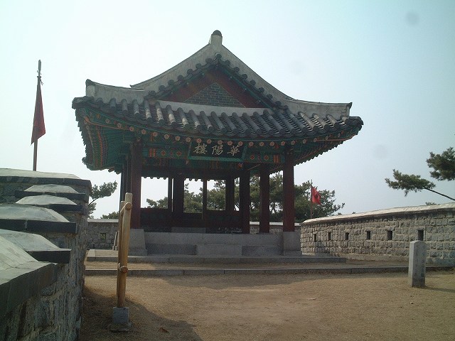 韓国・水原・華城・華陽楼の写真の写真