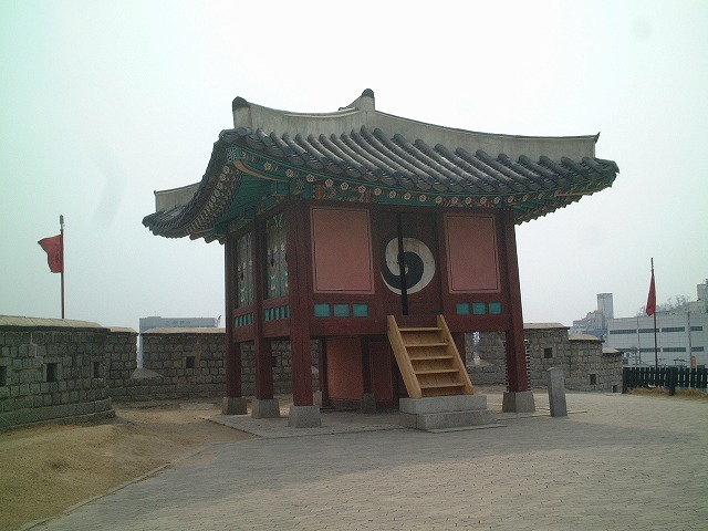 韓国・水原・華城・ 東南角楼の写真の写真