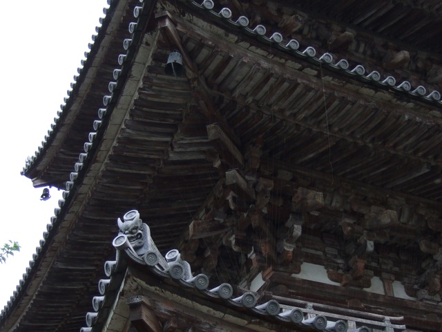 広陵町・百済寺三重塔のひさしの拡大の写真の写真