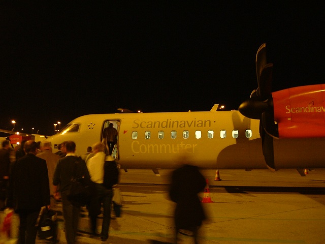 コペンハーゲン空港・暗くなってからスタバンガーへ向かうの写真の写真