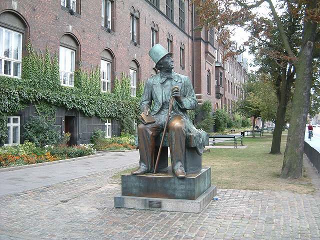 コペンハーゲン・アンデルセンの銅像の写真の写真