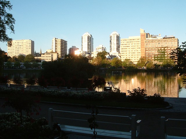 スタバンガー・ブレイア湖ごしに見る新市街の写真の写真