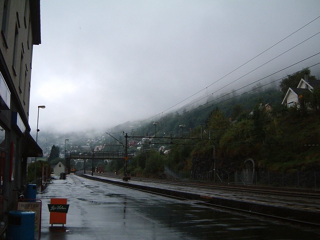 ヴォス・駅のホームから見える景色の写真の写真