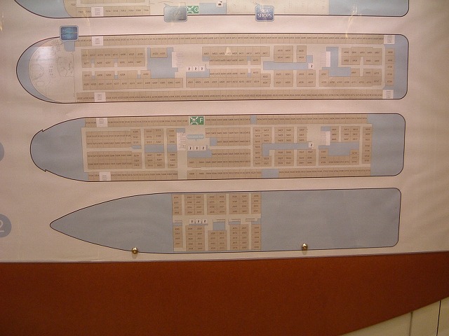 船(DFDS)・2階か4階の船内案内図の写真の写真