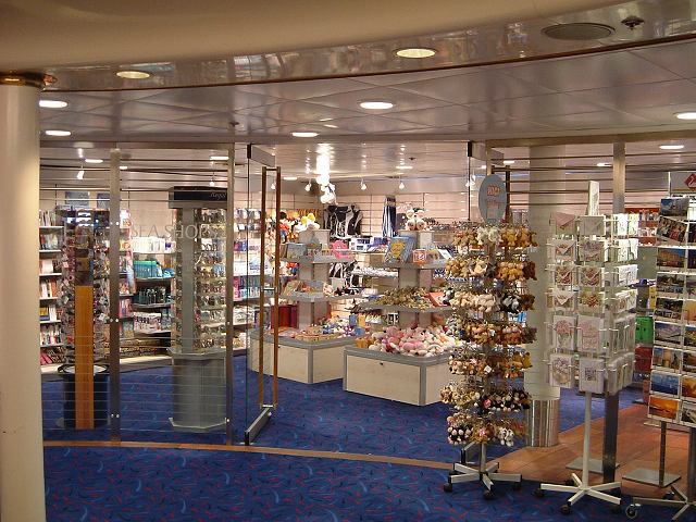船(DFDS)・免税品店の写真の写真