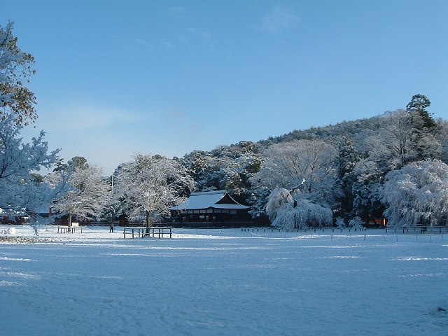 京都・賀茂別雷神社・雪の上賀茂神社の写真の写真