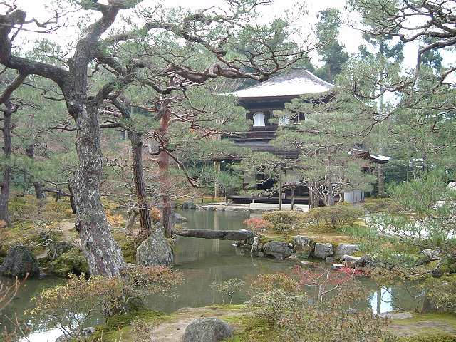 世界遺産・特別史跡・特別名勝・京都・銀閣寺・こちらは池泉回遊式の庭園の写真の写真