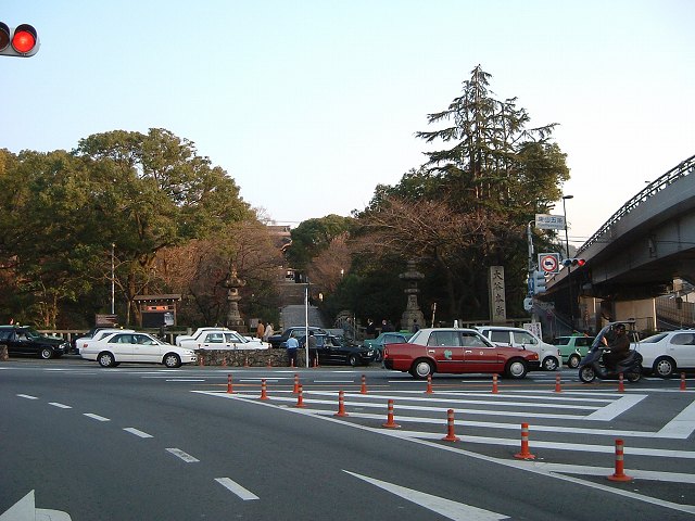 京都・大谷本廟前の交差点２の写真の写真