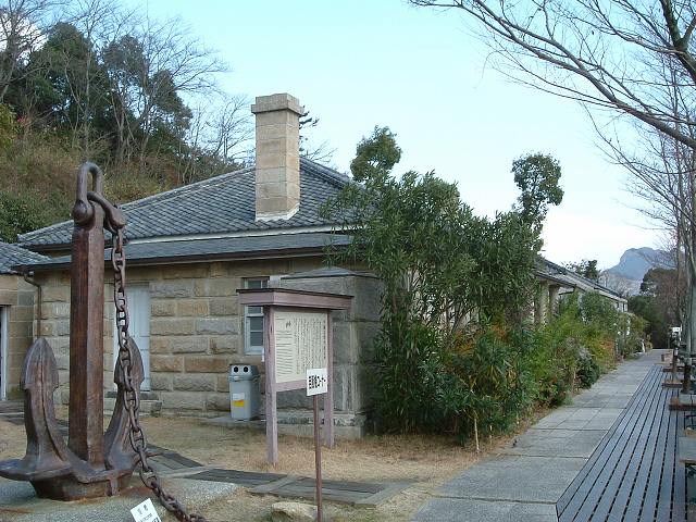 屋島・四国村・別の方向から見る旧江埼燈台退息所の写真の写真