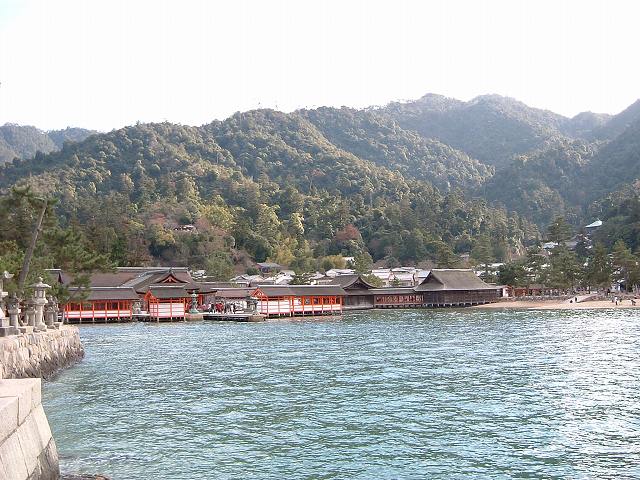 世界遺産・宮島・満潮の厳島神社の写真の写真