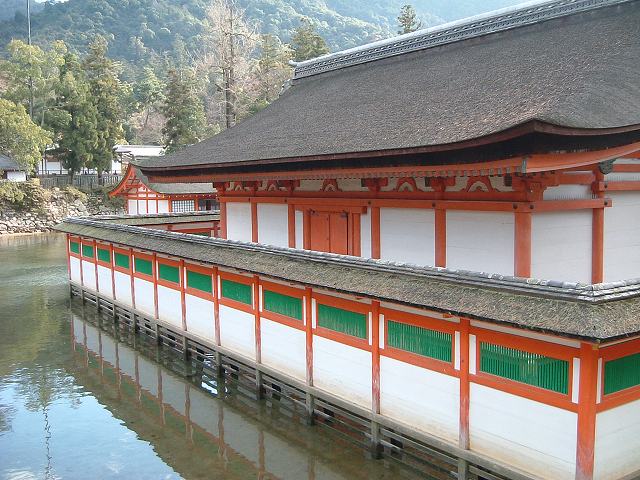 世界遺産・宮島・厳島神社・厳島神社摂社客神社を囲む玉垣の写真の写真