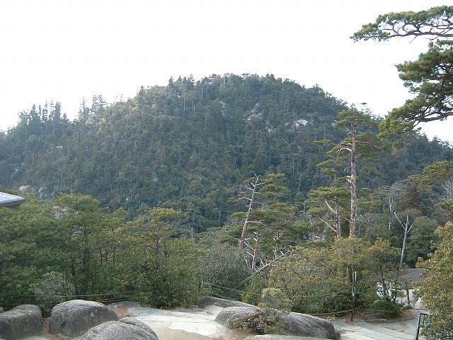 世界遺産・宮島・弥山の山頂の写真の写真