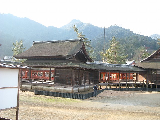 世界遺産・特別名勝・特別史跡・宮島・厳島神社・能舞台と橋掛の写真の写真