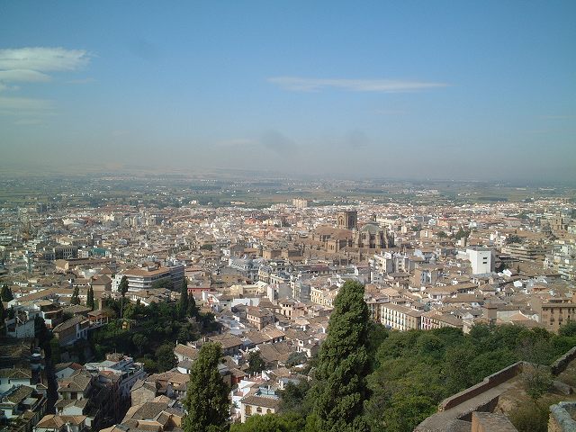 世界遺産・グラナダ・アルハンブラ宮殿・見張り塔から見るグラナダ市街の写真の写真