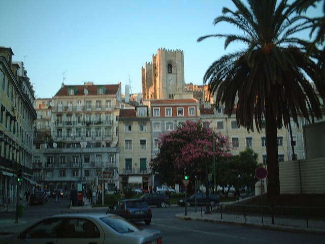 リスボン・カテドラルの近くの広場の写真の写真