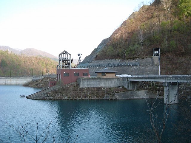 秋田・玉川ダムの管理施設の写真の写真