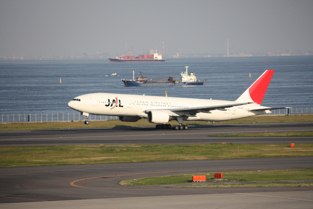 日本航空・離陸中・777-200（JA8983）の写真の写真