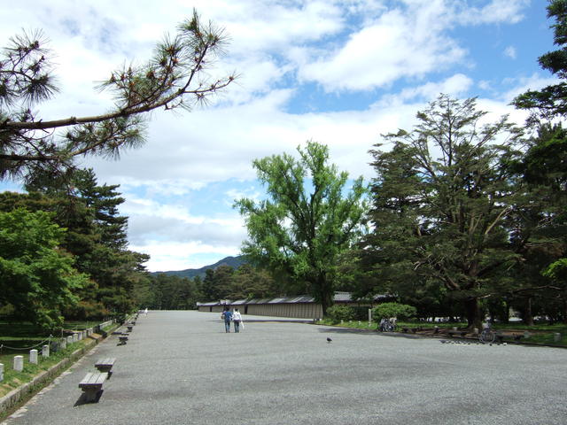 皇室遺産・乾御門から見る京都御所の写真の写真