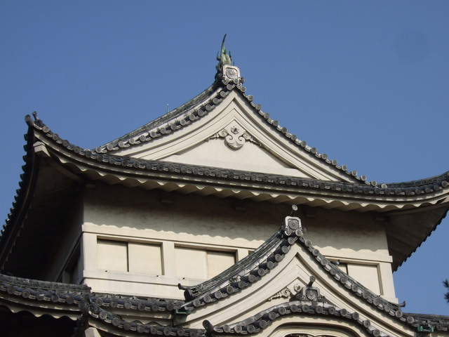 特別史跡・名古屋城跡・石落としを張り出した西南隈櫓の屋根の写真の写真