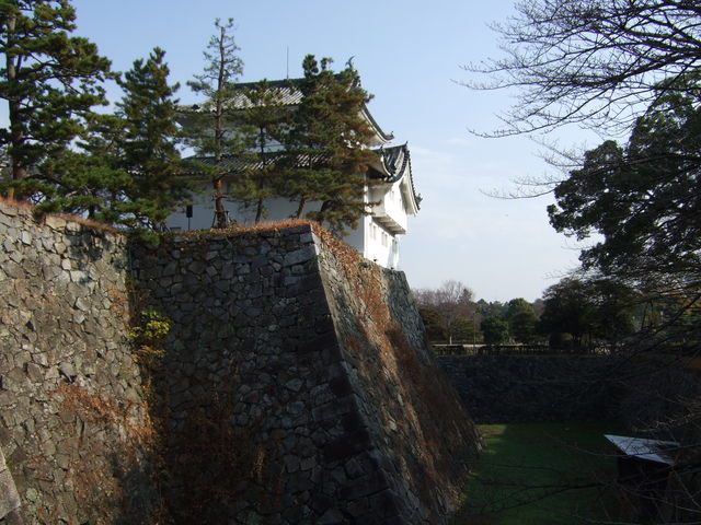 特別史跡・名古屋城跡・表二の門からみる内堀の東側の写真の写真