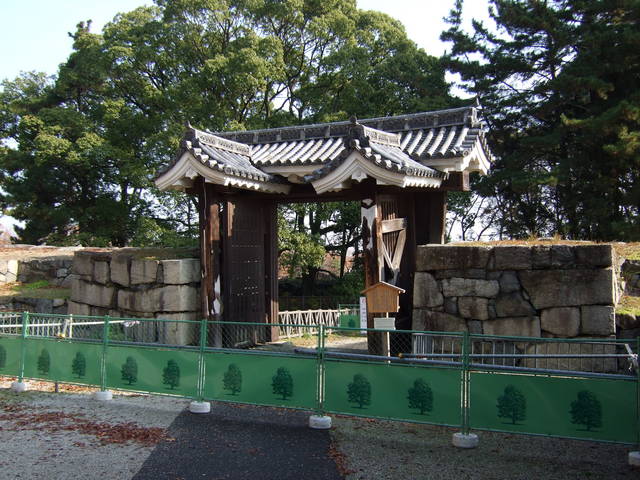 特別史跡・名古屋城跡・本丸から見る旧二之丸東二之門の写真の写真