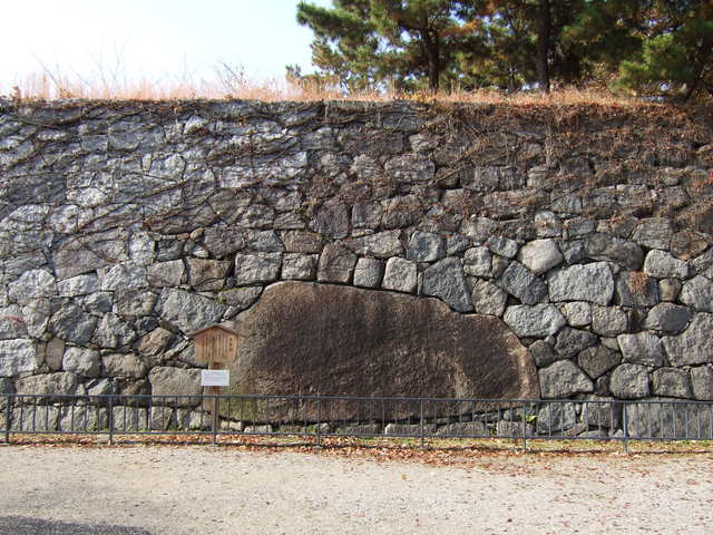 特別史跡・名古屋城跡・違和感を感じる清正石の写真の写真